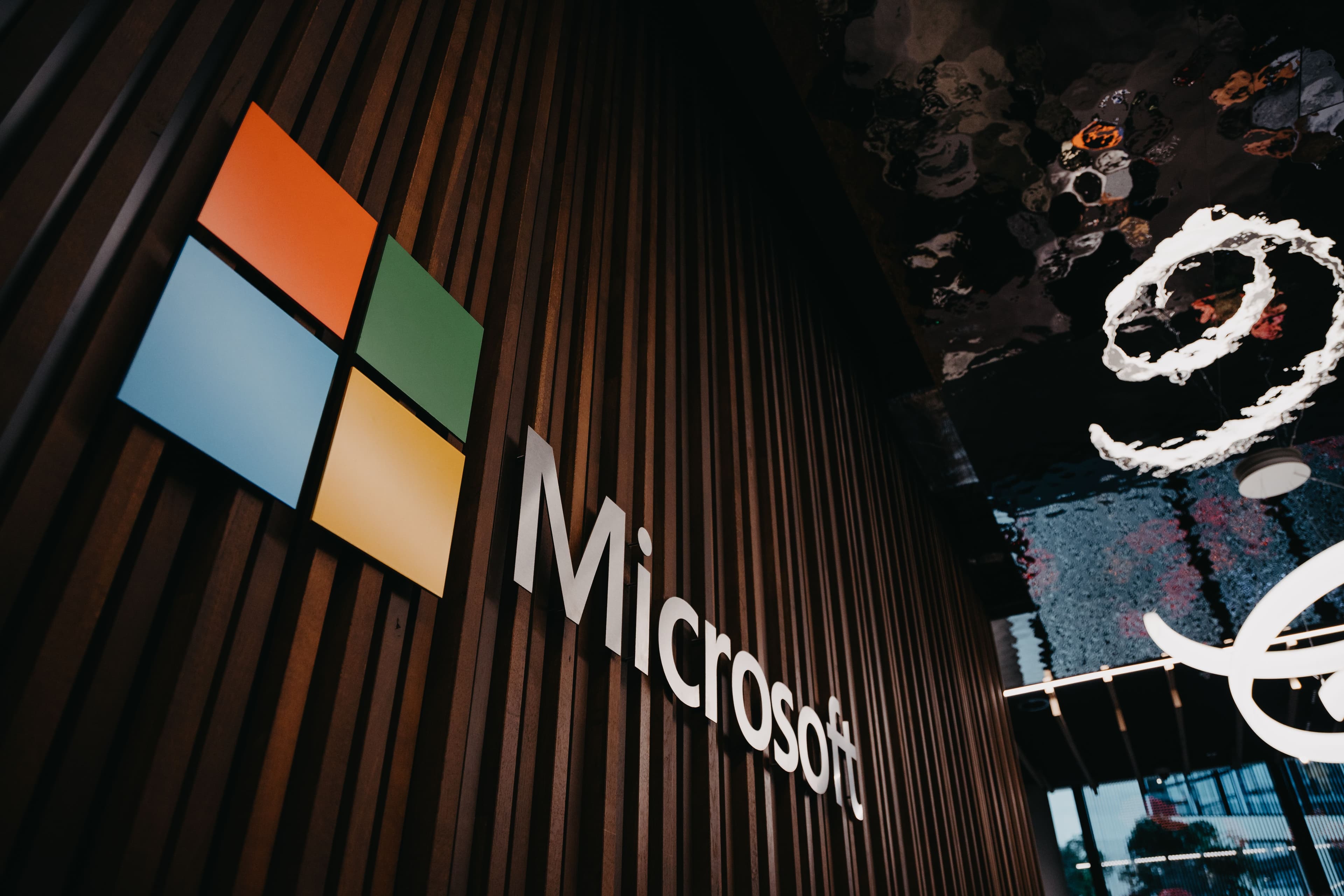 Illustration accompanying this guide to Microsoft System Design Interview for Senior Engineers 2026